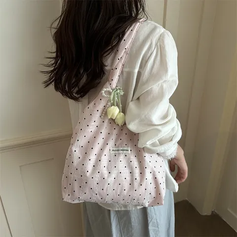 Damen Canvas Tragetasche Grosse Kapazität Casual Schultertasche Süsser Polka Dot Druck Unterarm Handtasche Mit Blumenanhänger