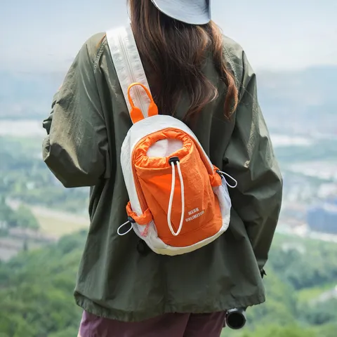 Unisex Elafri Adiavrochi Tsanta Stithous Casual Taxidi Chiaste Sling Bag Ypaithriou Athlimatous Polychristiki Sakoplati Gia Andra Gynaika