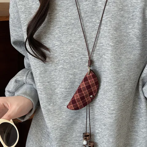 Vintage Plaid Artificial Leather Eyeglass Holder Necklace For Women Autumn Winter Anti-Lost Glasses Clip Pouch Sweater Chain Accessory