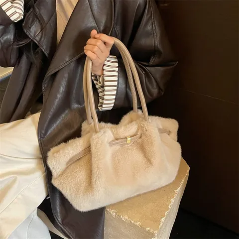 Women Plush Faux Fur Tote Bag Large Capacity Commuter Shoulder Bag Winter Fashion Underarm Handbag Solid Color Soft Bag