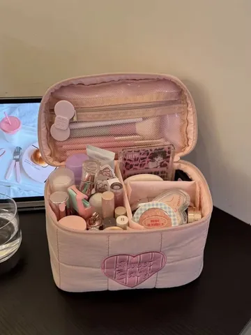 Ins Stil Gesteppte Kosmetiktasche Große Kapazität Tragbare Reise Make-up Tasche Süße Herz Stickerei Kulturbeutel Organizer Handtasche Für Damen