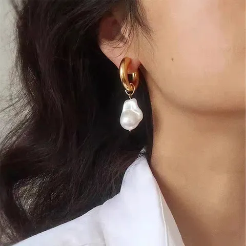 Orecchini a Cerchio Francesi Vintage Barocchi con Perla Artificiale a Goccia d'Acqua Spessi Orecchini a Cerchietto in Metallo da Donna