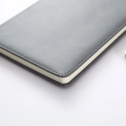 A5 Cuaderno de Cuero Sintético y Bolígrafo Metálico Set de Regalo de Negocios Cuaderno de Escritura de Oficina con Marcapáginas