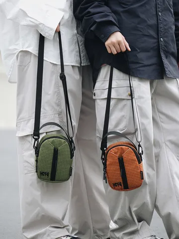Outdoor Casual Nylon Crossbody Bag Small Mobile Phone Bag Fashion Grid Shoulder Bag For Women Men Travel Daily Use