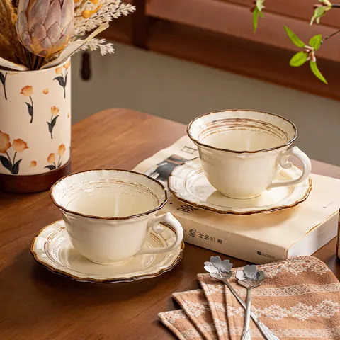 Conjunto de Taza y Plato de Café de Cerámica Retro Taza de Café de Lujo con Cuchara para el Hogar Café Cocina Regalo