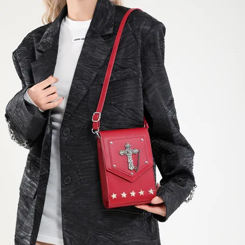Sac Bandoulière en Cuir PU Style Punk Gothique Avec Chaîne Croix en Métal Vintage et Rivets Étoiles Mini Sac à Main Femme