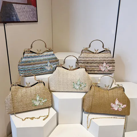 Femme Paille Tressée Sac Bandoulière Sac à Main Décontracté Chaîne en Métal Sac Crossbody Broderie Florale Sac de Plage Mode