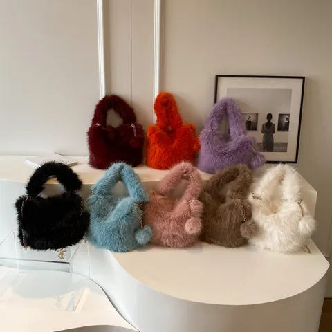 Womens Fashion Plush Shoulder Bag Winter Soft Faux Fur Crossbody Bag Cute Chain Bucket Handbag Daily Purse