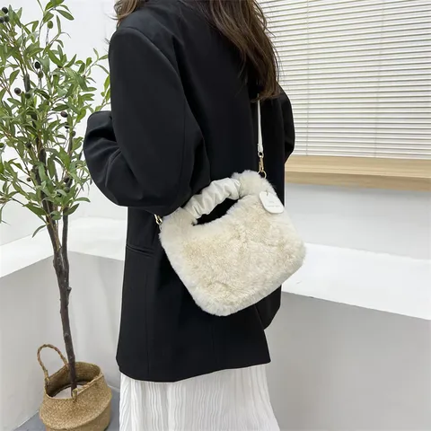 Automne Hiver Mignon Peluche Sac à Main Femmes Doux Fausse Fourrure Sac Bandoulière Chaîne Moelleux Sac Seau Quotidien Décontracté Sac Épaule