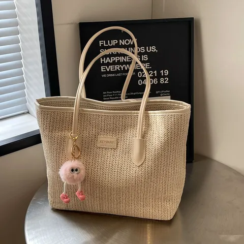 Sac Cabas en Paille Tissée Pour Femmes Grande Capacité Sac Bandoulière Décontracté Bloc de Couleur Sac à Main Avec Joli Pendentif en Peluche