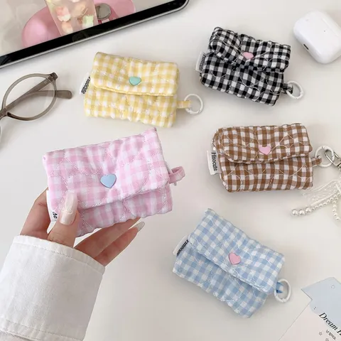Étui pour Écouteurs Plaid Matelassé Style Ins Bouton-Pression Cœur Pochette de Rangement Portable pour Câble de Données et Carte