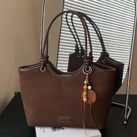 Dames Vintage PU Suède Tote Bag Stedelijk Minimalistisch Patchwork Handtas Met Houten Kralen Kwastje Schoudertas