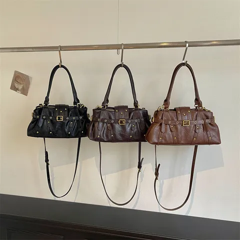 Bolso Boston de Moto de Cuero PU Vintage para Mujer Bolso de Hombro de Axila con Remaches Estilo Gothic Punk con Hebillas