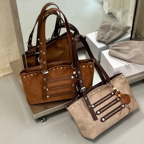Vintage Suède Grote Capaciteit Tote Tas Vrouwen Klinknagel Woon-werkverkeer Schoudertas Effen Kleur Okseltas