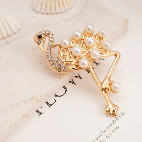 Elegant Flamingo Animal Brooch Zinc Alloy Artificial Pearl Rhinestone Pin For Women Suit Coat Accessories Fashion Jewelry Gift