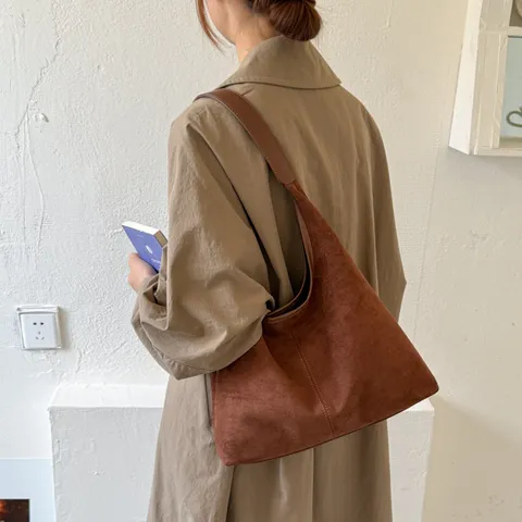 Grand Capacité Sac Cabas en Velours Suédine pour Femmes Rétro Commuter Couleur Unie Sac à Épaule Aisselle Mode Sac à Main
