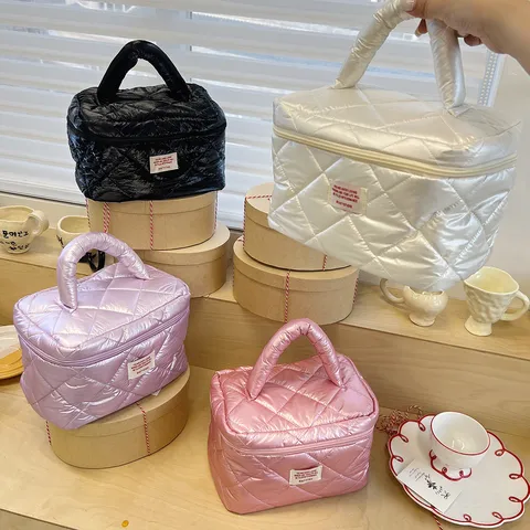 Quilted Cosmetic Bag Large Capacity Makeup Organizer Waterproof Travel Toiletry Bag Zipper Storage Pouch For Women