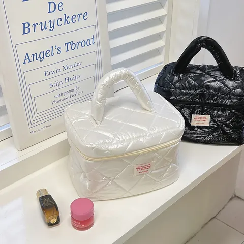 Quilted Pearlescent Nylon Cosmetic Bag Women Travel Toiletry Pouch Minimalist Makeup Organizer Portable Handbag