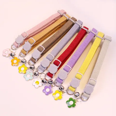 Χαριτωμένο Κολάρο Κατοικιδίου από Κορδωτό Ρυθμιζόμενη Αγκράφα Ασφαλείας Με Κουδούνι Κρεμαστά Λουλούδια Για Γάτες Μικρά Σκυλιά Κοσμήματα