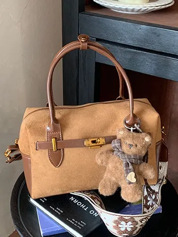 Vintage PU Wildleder Boston Tasche Damen Kleine Umhängetasche Breiter Riemen Teddybär Anhänger Herbst Mode Reise Tasche