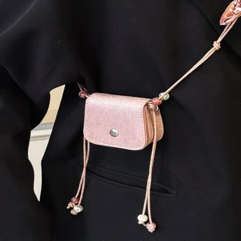 Mini Sac Bandoulière Mode pour Femmes Délicat Sac à Rouge à Lèvres en Cuir PU Petit Sac à Épaule Décontracté Avec Décoration de Perles et Foulard