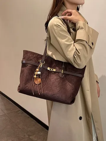 Women Large Capacity Tote Bag PU Leather Pleated Texture Fashion Casual Shoulder Bag With Belt Buckle Pendant Daily Travel Purse