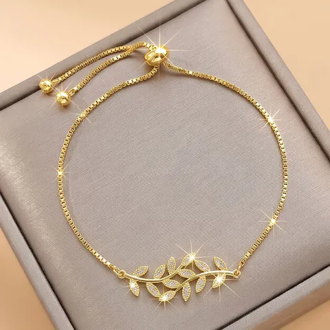 Lussuoso Braccialetto Regolabile in Zirconia Foglia d'Oro per Donna Elegante Gioielli Catena a Mano con Strass a Forma di Foglia Regalo
