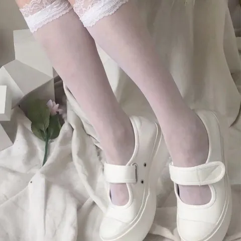 Chaussettes Mi-Mollet en Dentelle Transparente Fine d'Été pour Femmes Bord Volants Style Doux JK Vêtements de Mode Blanc Noir