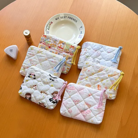 Cute Floral Quilted Cosmetic Bag Soft Cotton Portable Makeup Pouch Daily Storage Bag For Women Travel Toiletry Organizer