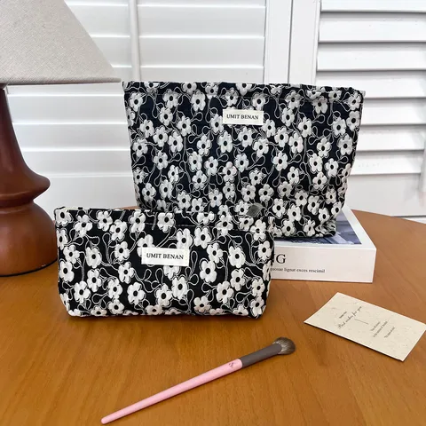 Black And White Floral Cosmetic Bag Large Capacity Portable Makeup Pouch Travel Toiletry Organizer Storage Bag
