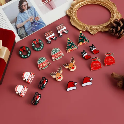 Legierung Tropföl Emaille Weihnachts Brosche Weihnachtsmann Elch Schneemann Weihnachtsbaum Abzeichen Reversnadel Für Feiertag Party Damen Schmuck