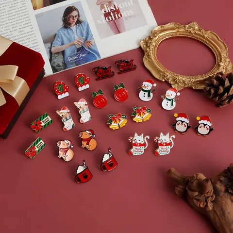 Legierung Tropföl Emaille Weihnachts Brosche Weihnachtsmann Elch Schneemann Weihnachtsbaum Abzeichen Reversnadel Für Feiertag Party Damen Schmuck