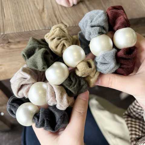 High-End Woolen Cloth Scrunchies Elegant Pleated Hair Tie with Large Artificial Pearl Women Ponytail Hair Accessories