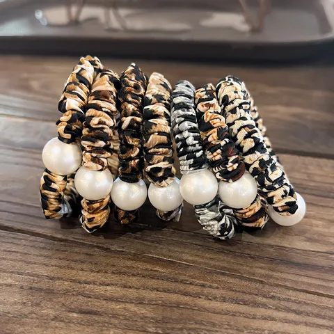 Fashion Korean Style Leopard Print Satin Hair Scrunchies With Large Artificial Pearl Hair Accessories For Women