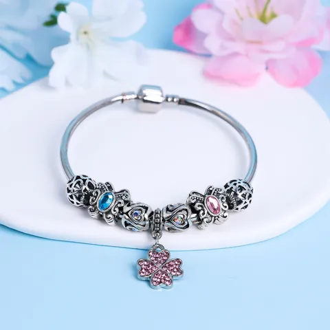 Bracciale con Ciondoli in Lega d'Argento Con Cristalli Strass Colorati Pendente Quadrifoglio Farfalla Gioielli alla Moda per Donna