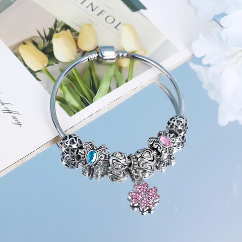 Bracciale con Ciondoli in Lega d'Argento Con Cristalli Strass Colorati Pendente Quadrifoglio Farfalla Gioielli alla Moda per Donna
