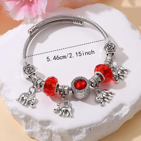 Bracciale in Filo Multistrato in Lega alla Moda con Ciondolo Elefante Carino Perline di Cristallo Rosso Regalo di Gioielli da Donna