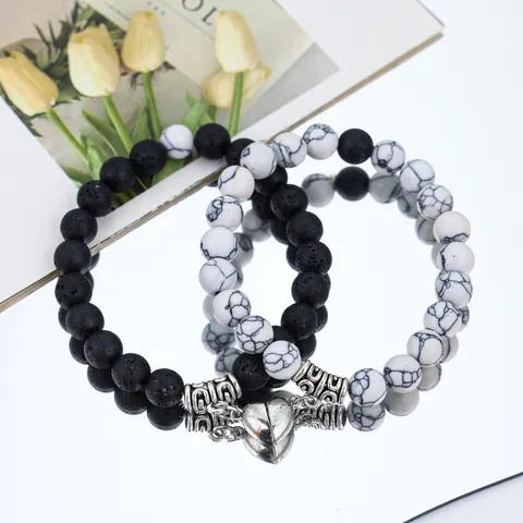 Set di Bracciali per Coppie in Pietra Naturale Turquoise e Pietra Vulcanica con Ciondolo a Cuore d'Amore Magnetico Regalo di Gioielli