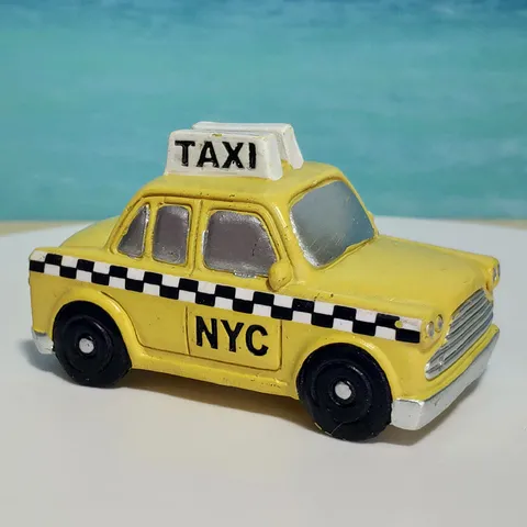 Resin NYC Taxi Car Model Name Card Holder Miniature Figurine Desktop Ornament American Style Hand-Painted Home Decor