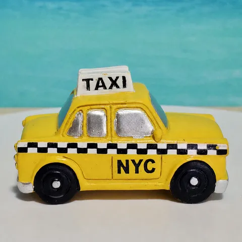 Resin NYC Taxi Car Model Name Card Holder Miniature Figurine Desktop Ornament American Style Hand-Painted Home Decor
