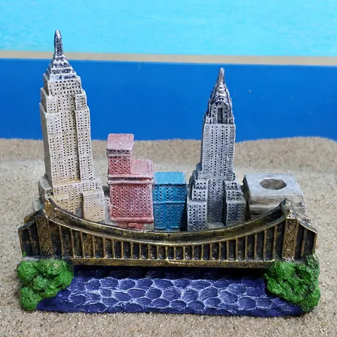 New York Cityscape Resin Pen Holder Memo Pad Stand Architectural Miniature Desktop Ornament Office Home Decor Gift