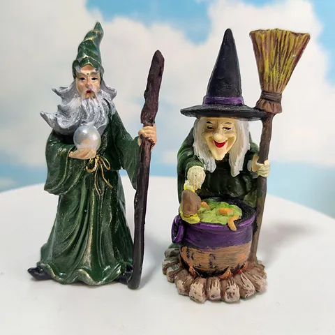 Resin Magic Wizard And Witch Figurine Ornament Desktop Miniature Psychological Sand Table Toy Home Decor Collectible