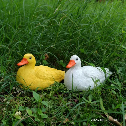Synthetic Resin Duck Figurine Cute Little Yellow Duck White Duck Sculpture Desktop Ornament Home Living Room Courtyard Decor