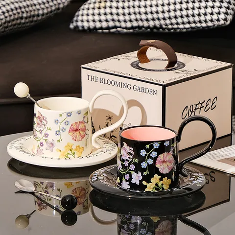 Keramiek Lichte Luxe Koffiekop En Schotel Set Bloemenpatroon Middagthee Kop Met Geschenkdoos Voor Thuis Koppel