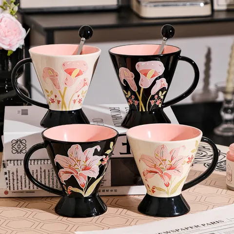 Tazza da Caffè in Ceramica con Fiore di Giglio in Rilievo Gambo Alto Ufficio Casa Tazza da Colazione con Manico e Cucchiaio Scatola Regalo