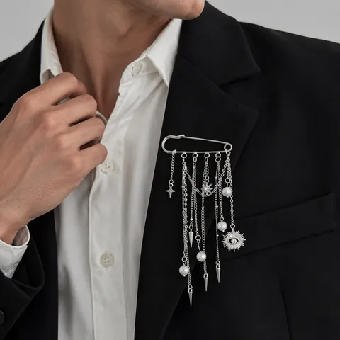 Vintage Men Alloy Tassel Rivet Brooch With Artificial Pearl Evil Eye Pendant Hip Hop Punk Suit Pin Decoration Jewelry Gift