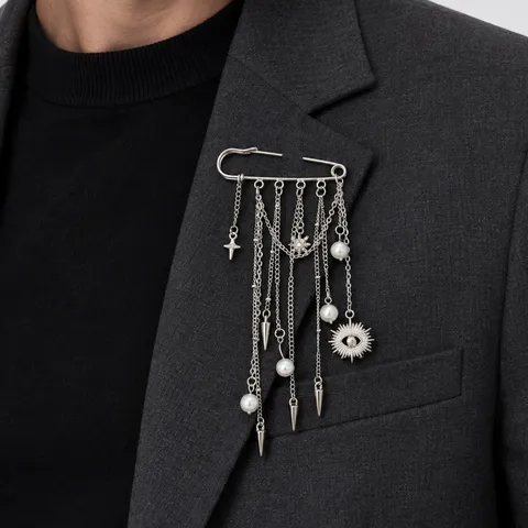 Vintage Men Alloy Tassel Rivet Brooch With Artificial Pearl Evil Eye Pendant Hip Hop Punk Suit Pin Decoration Jewelry Gift