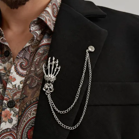 Gothic Punk Skull Hand Claw Brooch For Men Alloy Rhinestone Tassel Chain Brooch Pins For Suit Halloween Hip Hop Jewelry