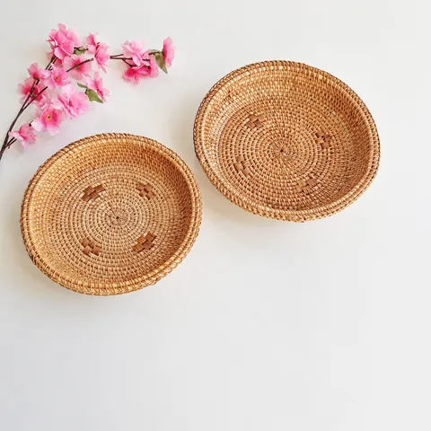 Handmade Natural Rattan Woven Storage Basket Vintage Round Fruit Basket Desktop Organizer With Flower Knot Edge Home Decor