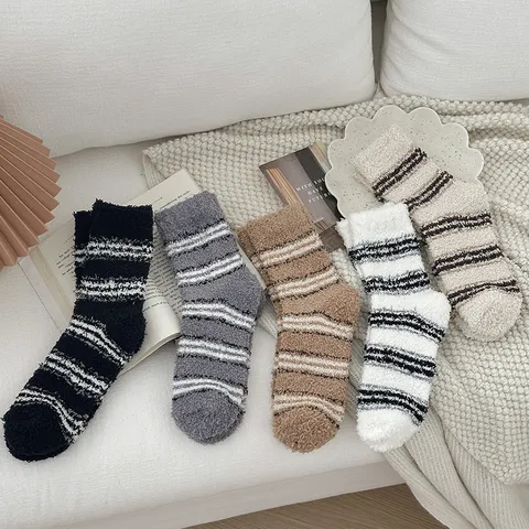 Damen Winter Warme Korallenfleece Socken Japanischer Stil Verdickte Gestreifte Weiche Bodensocken